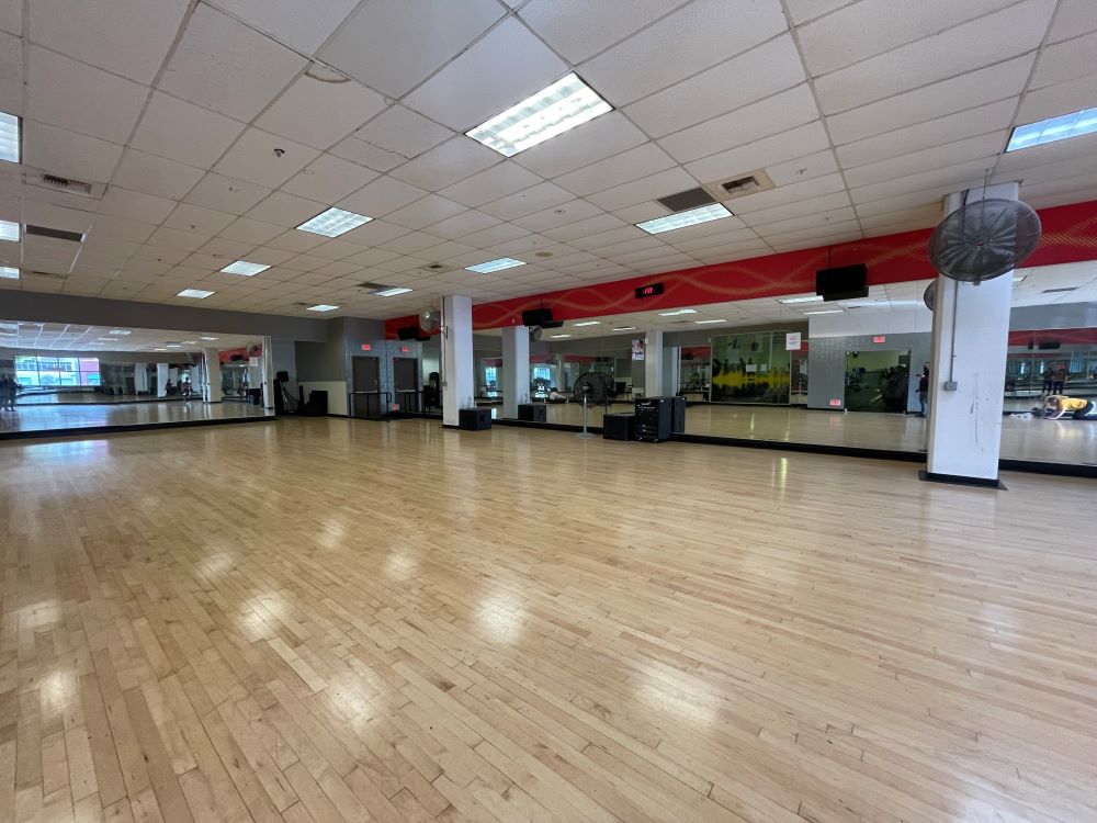 24 Hour Fitness Ocean Sport - Exterior